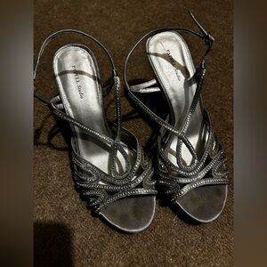 Papell Studio heels women’s size 9.5